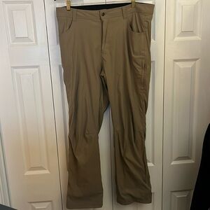 Eddie Bauer Men’s 36x32 Winter Fleece lined Khakis